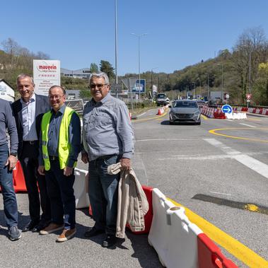 Mise en place provisoire d’un carrefour à sens giratoire à Mulatet 