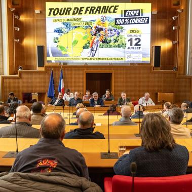 Tour de France 2026 : Présentation du parcours provisoire de l'étape 100% Corrèze aux maires des communes traversées 