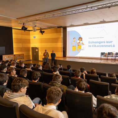 Les délégués de classe du Lycée René Cassin de Tulle en formation à l'Hôtel du Département 